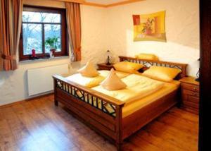 Cama o camas de una habitación en Landhotel Lindenhof