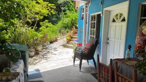 Jardí fora de Argalo Suites 1