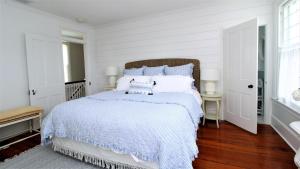 Ένα ή περισσότερα κρεβάτια σε δωμάτιο στο 207 Howard Street - The "Schapteau"