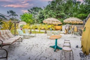 Aed väljaspool majutusasutust Tiki Bliss Pool & Resort Vibe +80 fotot