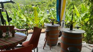 Jardí fora de Argalo Suites 1
