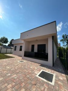 Το κτήριο όπου στεγάζεται  η βίλα