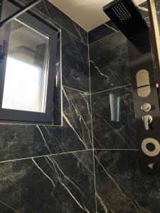 Ένα μπάνιο στο Villa Aurea +14 φωτογραφίες