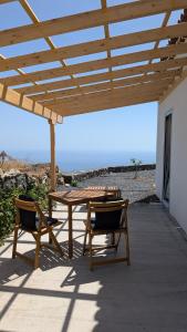 Балкон или терраса в Villa PermaVista in Alleinlage und mit Infinity-Pool auf der Sonnenseite