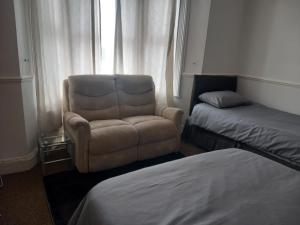 Gallery image of Bensons Guesthouse in Southend-on-Sea +29 photos
