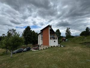 Budova, kde se vila nachází