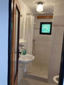 Koupelna v ubytování Chata Chorche + 16 fotografií