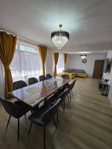 Οι επιχειρηματικές εγκαταστάσεις ή/και οι αίθουσες συνεδριάσεων στο Pensiunea Corbii de Piatră +167 φωτογραφίες