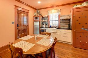 Gallery image of Unit B Victorian New Bern Vacation Rental In Downtown! in New Bern