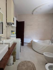 Et badeværelse på Vista Blue Villa + 38 billeder