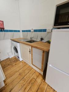 Gallery image of Charming and Traditional Flat Near Meadows in Edinburgh +10 photos