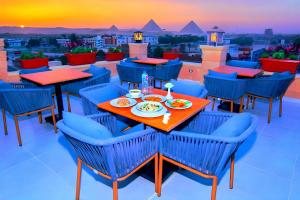 Area soggiorno di THree PYramiDs & SPhinX HoTeL
