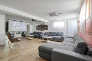 Χώρος καθιστικού στο Big House - Paris, ExpoParc, CDG, Astérix, Disney