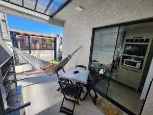 Η κουζίνα ή μικρή κουζίνα στο 700m da praia | Piçarras | 20min Beto Carrero