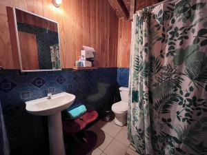 Koupelna v ubytování Mirador del Rukapillan en Likan Ray