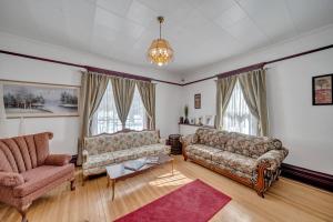 Gallery image of Marmora and Lake Inn Budget Rooms in Marmora