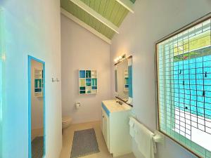 A bathroom at Aqua