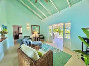 A seating area at Aqua