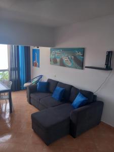 Ruang duduk di Apartamento Playa Paraiso