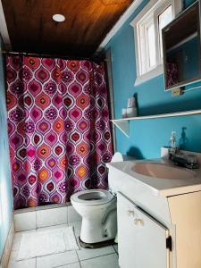 Vannituba majutusasutuses Go Slow Guesthouse