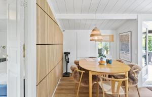 Φωτογραφία από το άλμπουμ του Stunning Home In Væggerløse With Wifi σε Bøtø By
