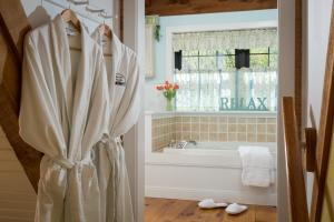 Ένα μπάνιο στο Tiffany's Bed and Breakfast