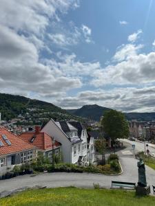 En generel udsigt til bjerge eller udsigt til bjerge taget fra feriehuset