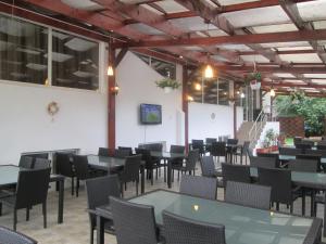 Restaurace v ubytování Pensiunea Doneli