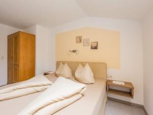 Posteľ alebo postele v izbe v ubytovaní Lovely Apartment in Hainzenberg next to Forest