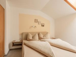 Posteľ alebo postele v izbe v ubytovaní Lovely Apartment in Hainzenberg next to Forest