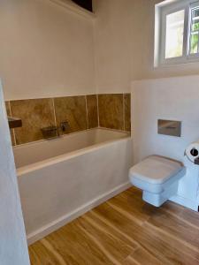 Ванная комната в Marigot Palms Luxury Caribbean Apartment Suites