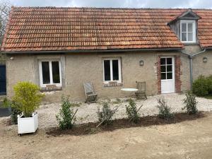 La Celle-sous-GouzonにあるLe Clos de la Madeleineの家