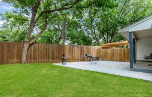 Zahrada ubytování 2bd 1bth place in Arlington Centrally located in DFW and conveniently located near Cowboy's Stadium