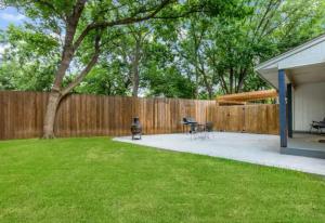 Zahrada ubytování 2bd 1bth place in Arlington Centrally located in DFW and conveniently located near Cowboy's Stadium