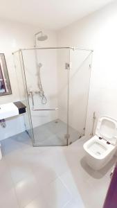 Ένα μπάνιο στο Yon INN Sukhumvit Soi 4 BTS Nana