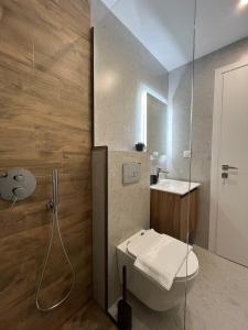 Ένα μπάνιο στο A2 Tsimiski