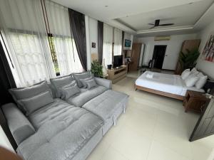 Sunset Paradise Villa的休息区