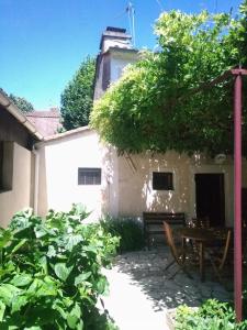 Κήπος έξω από το La maison de Karine