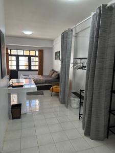 Χώρος καθιστικού στο Bestin Karon1 - 1 min from the beach, pet friendly TF