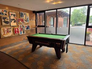 Bàn bi-da tại Mercure Hull Grange Park Hotel
