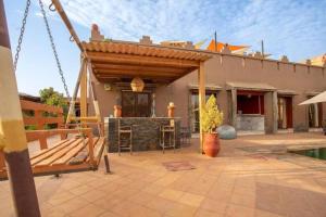 Φωτογραφία από το άλμπουμ του Villa Alnatura with heated pool overlooking the High Atlas σε Tillouna +26 φωτογραφίες