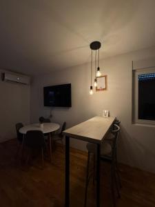 Televisyen dan/atau pusat hiburan di East gate apartment Niš +5 gambar