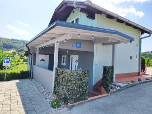 Budova, kde se prázdninový dům nachází