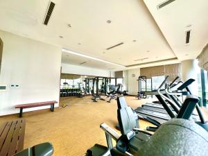 Great Studio Apt Near Marriott Hotel And Vincom Mall健身房和／或健身器材