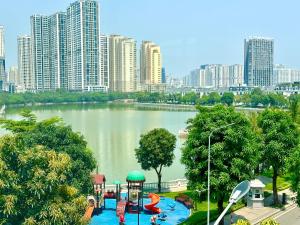 公寓附近河川的景觀