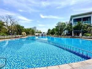 Great Studio Apt Near Marriott Hotel And Vincom Mall游泳池或附近泳池