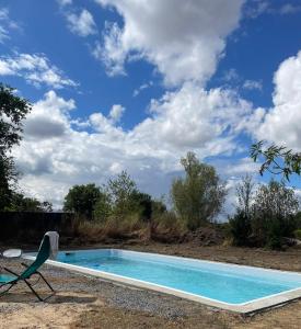 Πισίνα στο ή κοντά στο Gîte "Le Chatel" avec piscine