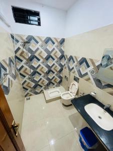 Koupelna v ubytování Relax Lodge Family Guest House + 54 fotografií