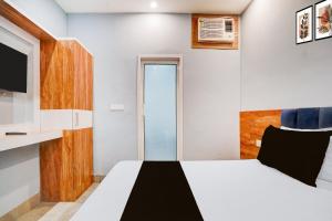 Gallery image of Hotel O ONYX RESTRO & HOTEL in Ghaziabad +21 photos