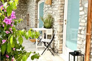 Taman di luar Borgo dei Sogni - Deluxe Apartment - Lago di Garda